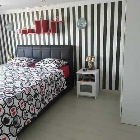 Ugel Aparts Apartament *